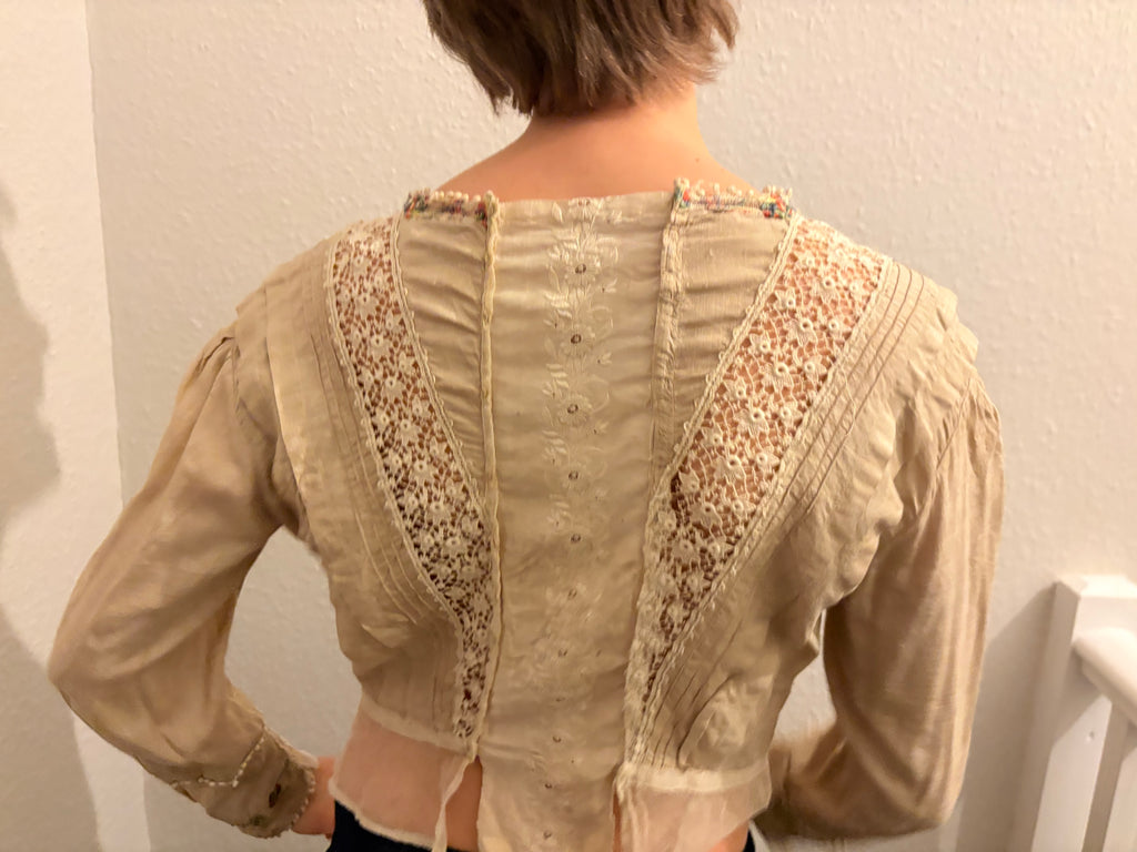 True vintage embroidered bodice blouse