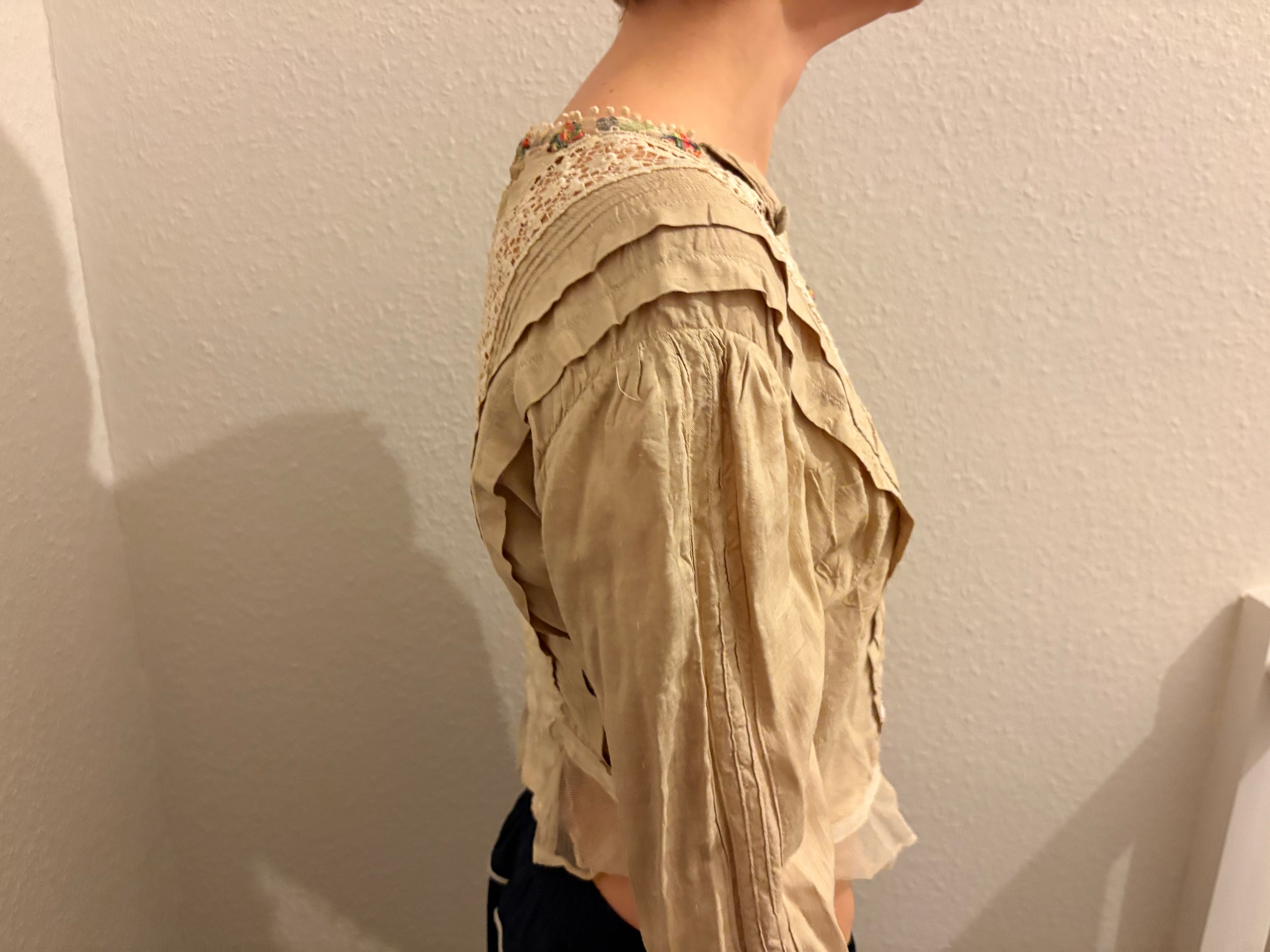 True vintage embroidered bodice blouse