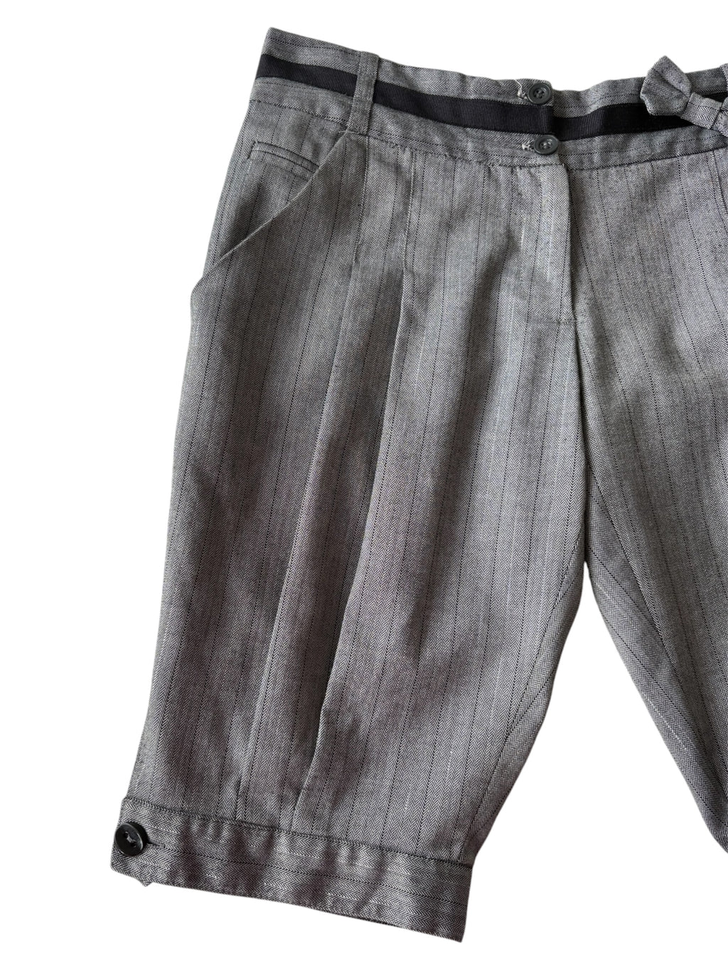 2000s pleated long shorts with bow!